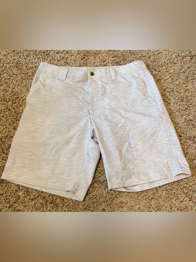 Callaway Flat Front Golf Shorts Men’s size 34 light heathered gray